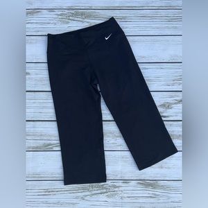 Nike black capri pants